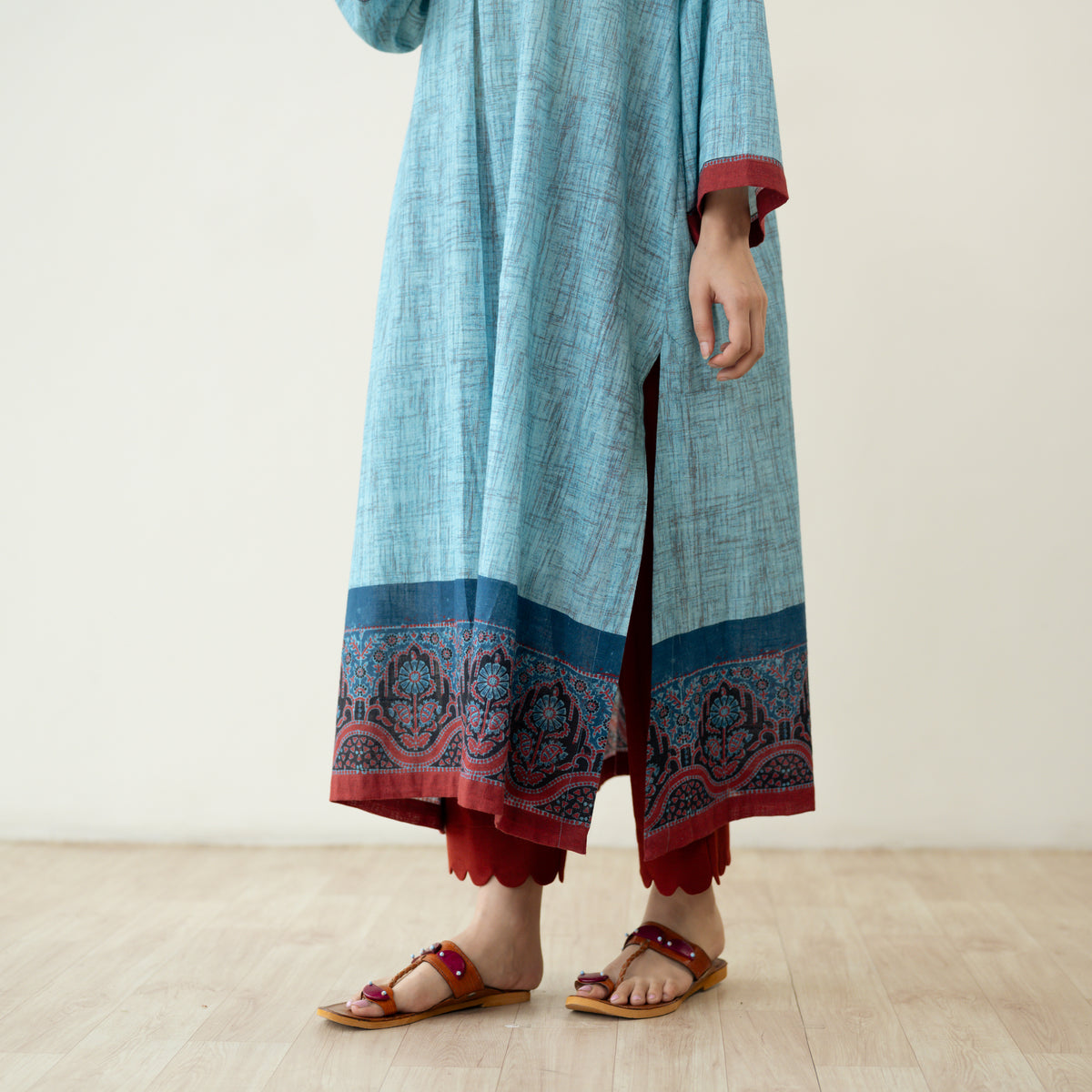 Highlighted Lace Neck Detail Slub Cotton Kurta - Dusty Blue