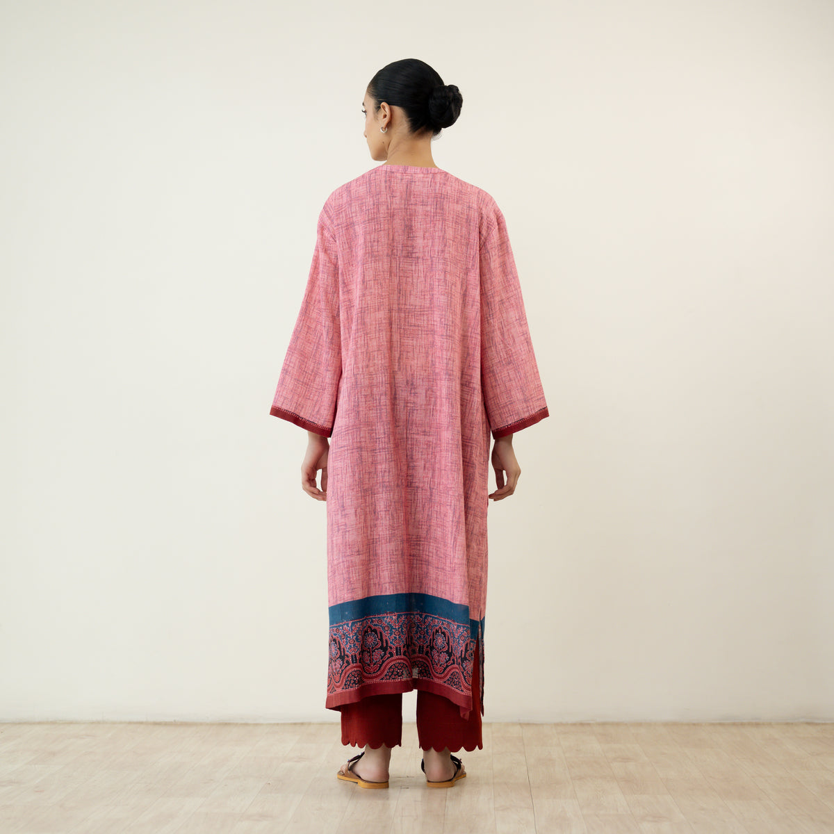 Highlighted Lace Neck Detail Slub Cotton Kurta - Dusty Pink