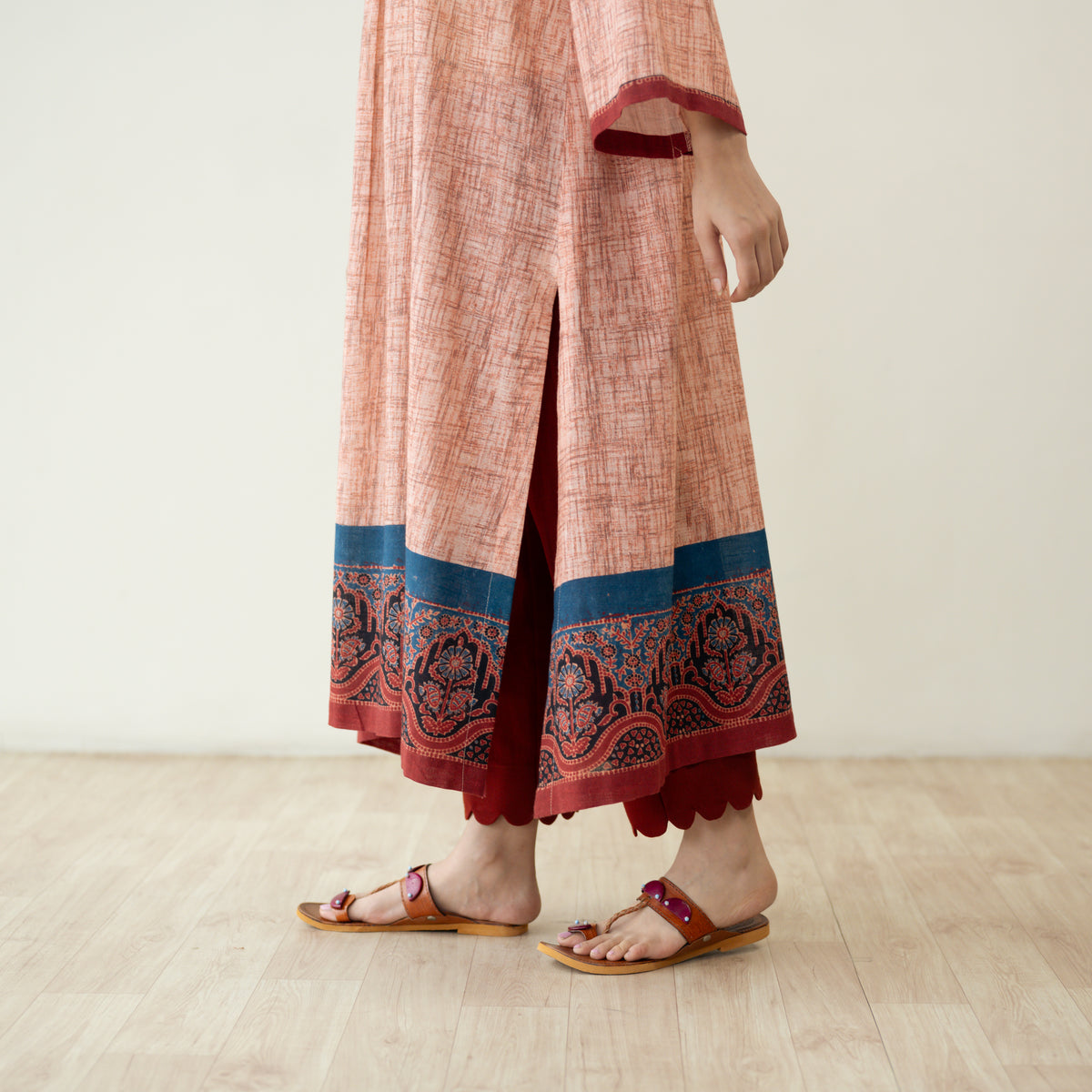 Highlighted Lace Neck Detail Slub Cotton Kurta - Beige