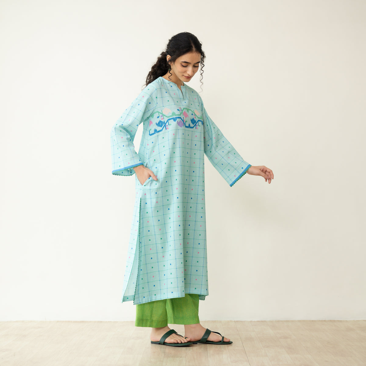 Doodle Embroidered Cotton Kurta - Mint