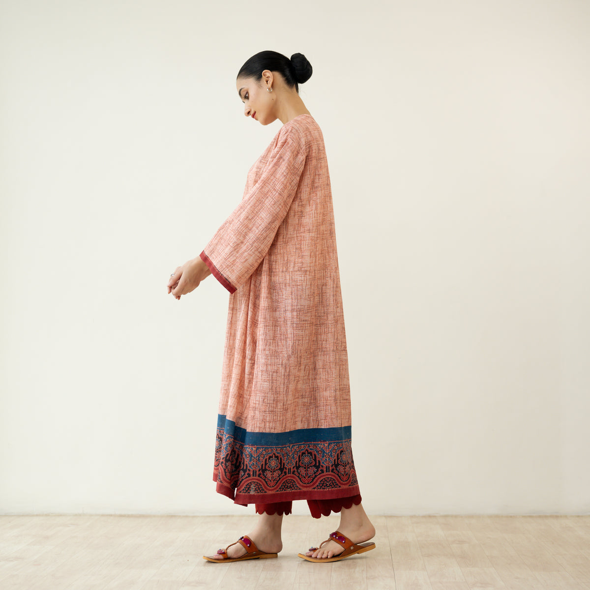 Highlighted Lace Neck Detail Slub Cotton Kurta - Beige