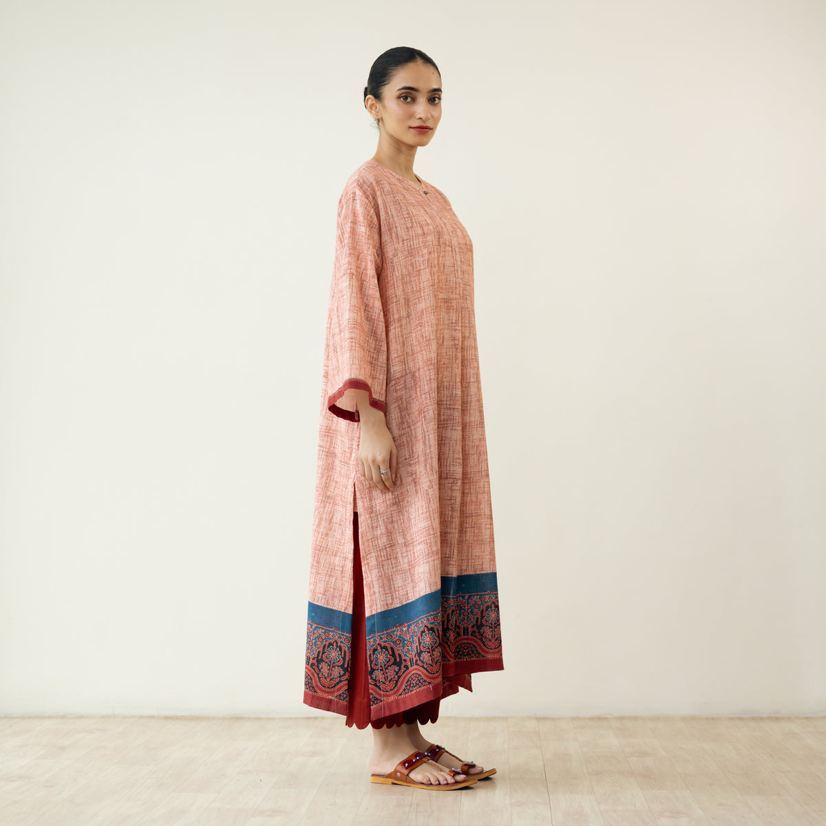 Highlighted Lace Neck Detail Slub Cotton Kurta - Beige