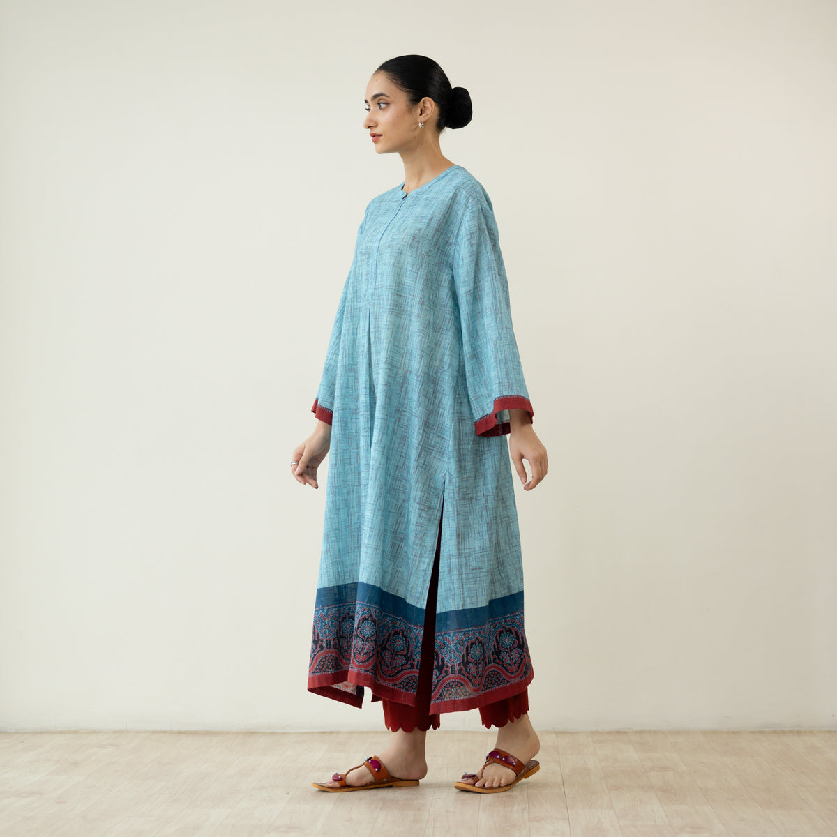 Highlighted Lace Neck Detail Slub Cotton Kurta - Dusty Blue