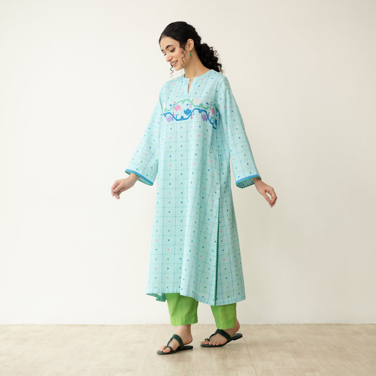 Doodle Embroidered Cotton Kurta - Mint