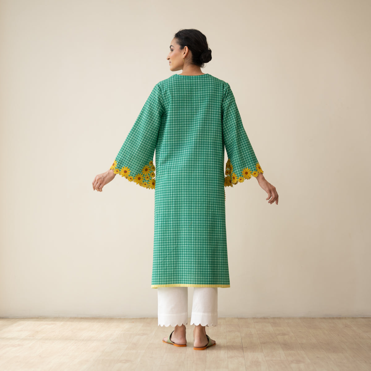 Sunflower Embroidered Linen Cotton Kurta - Green