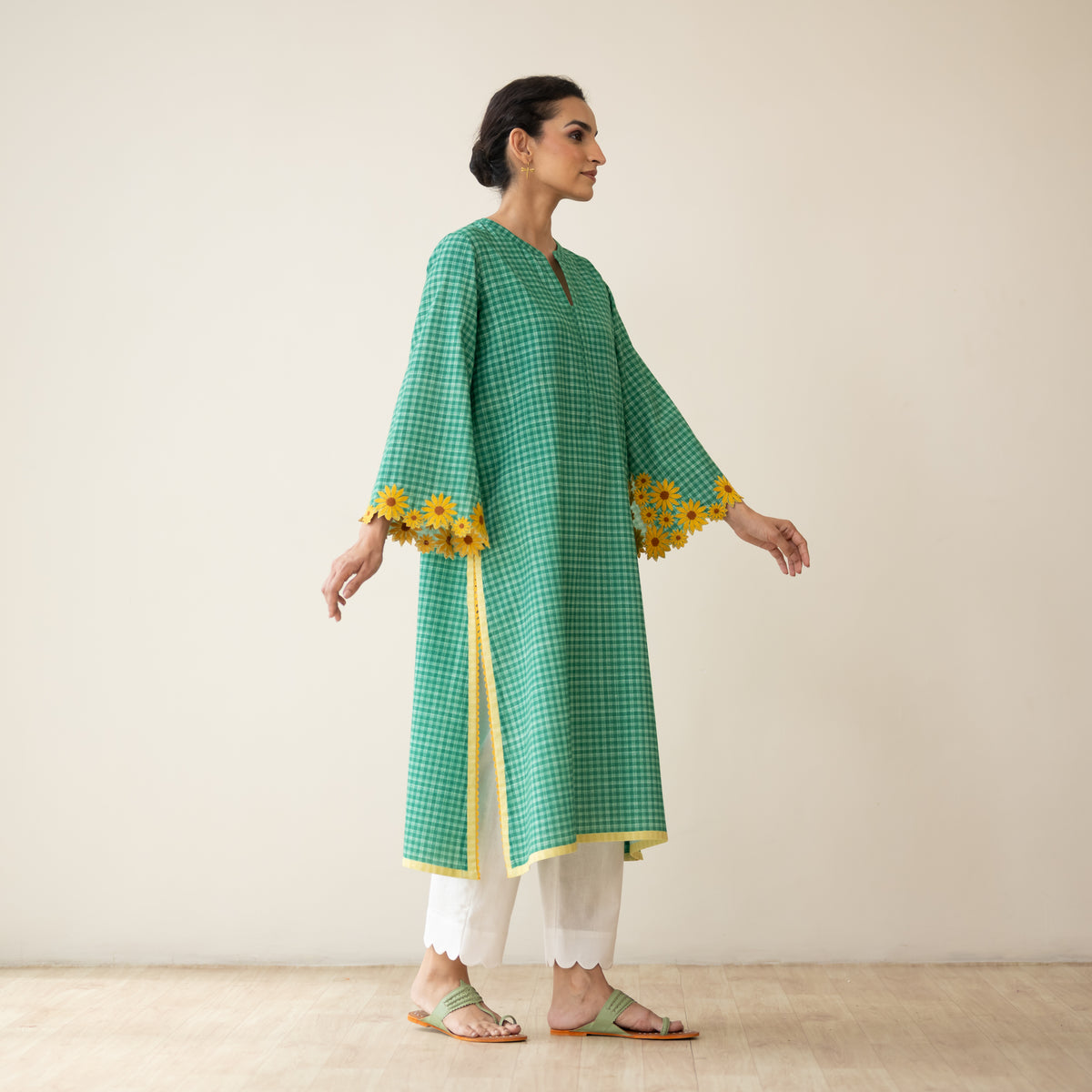 Sunflower Embroidered Linen Cotton Kurta - Green