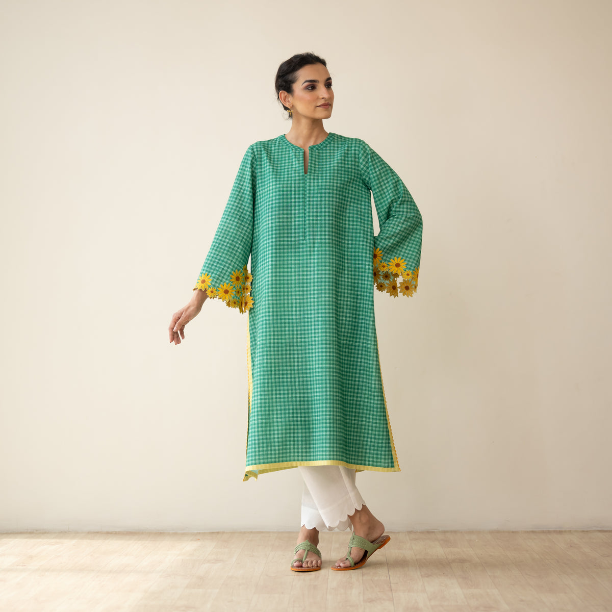 Sunflower Embroidered Linen Cotton Kurta - Green