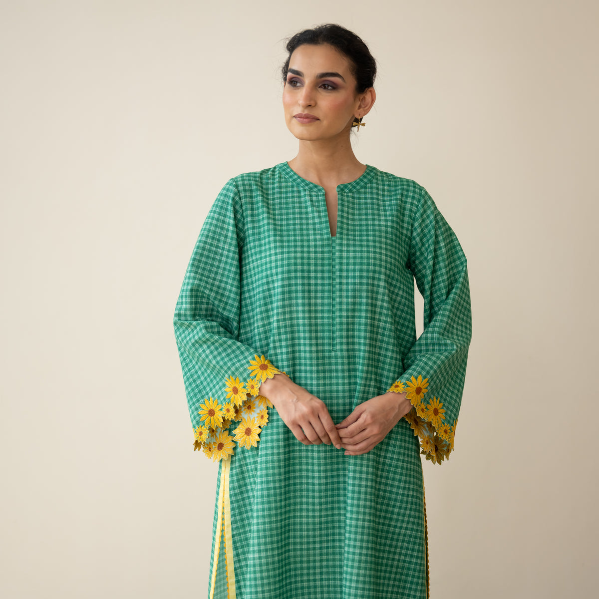 Sunflower Embroidered Linen Cotton Kurta - Green
