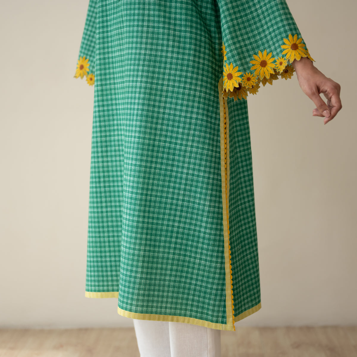 Sunflower Embroidered Linen Cotton Kurta - Green