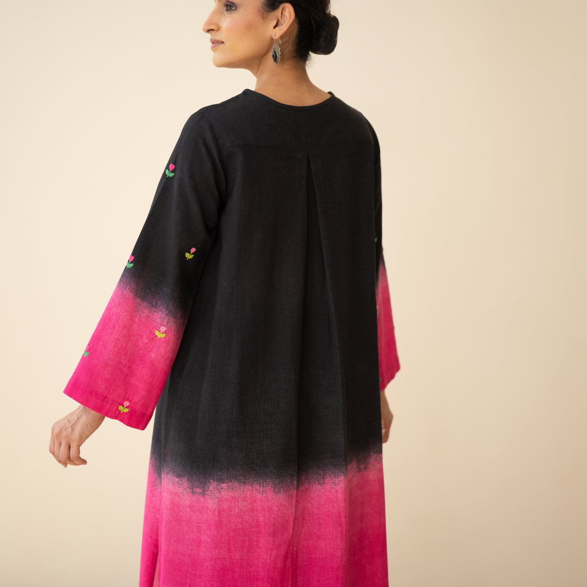 Cassata Embroidered Linen Cotton Kurta - Black & Magenta