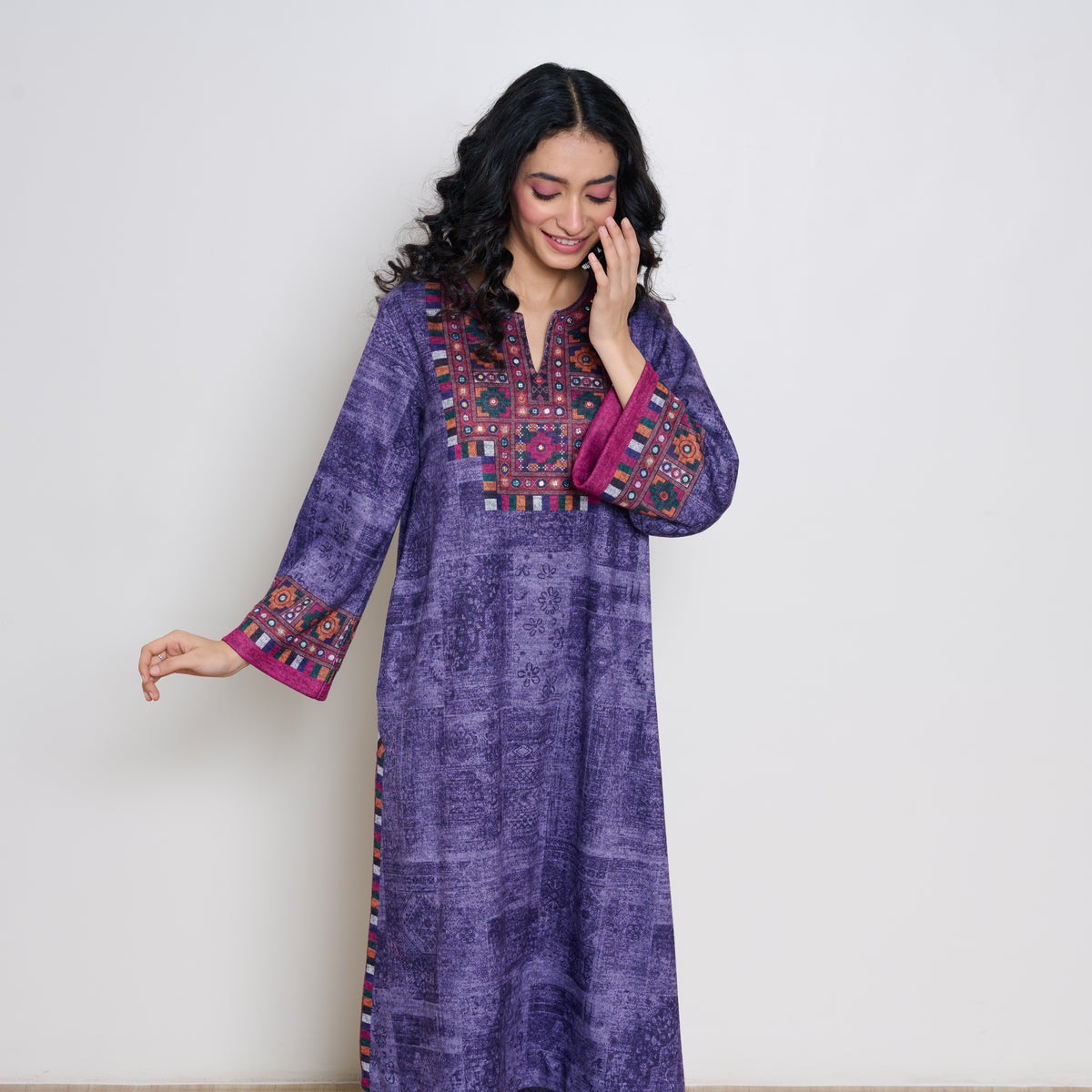Banjara Woollen Hand Embroidered Kurta Set - Violet