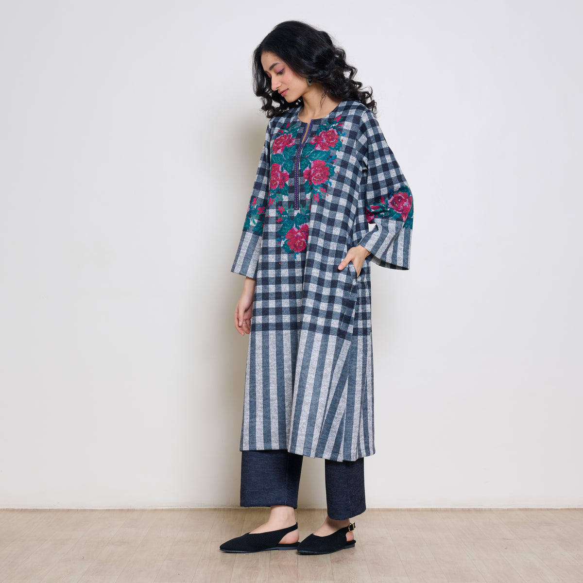 Evermore Woollen Hand Embroidered Kurta - Charcoal
