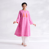Paan Polka Hand Embroidered Kurta - Baby Pink