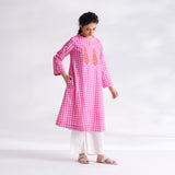 Paan Polka Hand Embroidered Kurta - Baby Pink