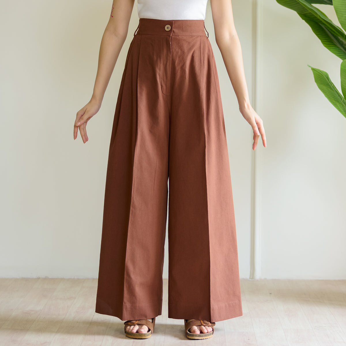 High Waist Pleated Cotton Trousers - Choco Brown
