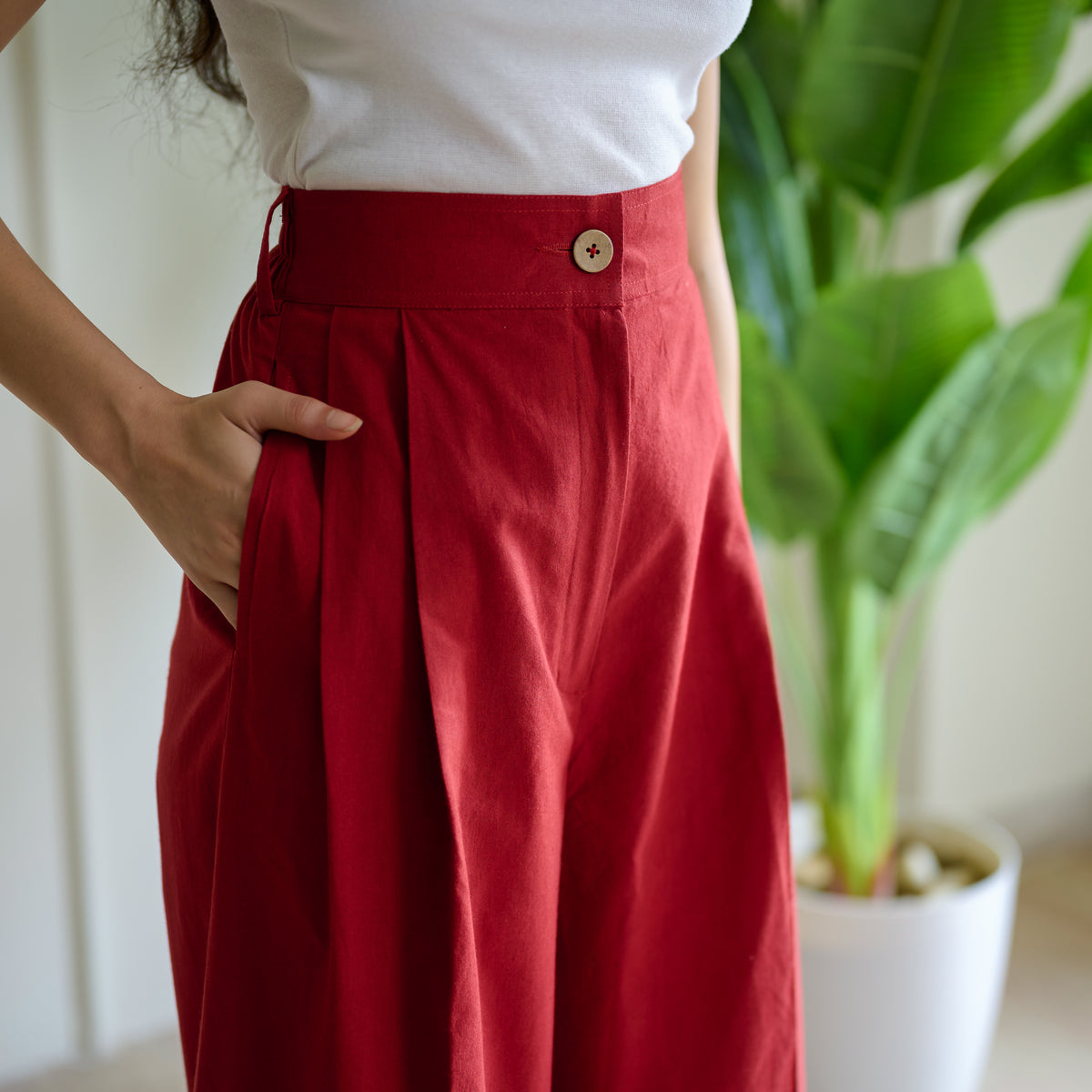 High Waist Pleated Cotton Trousers - Red