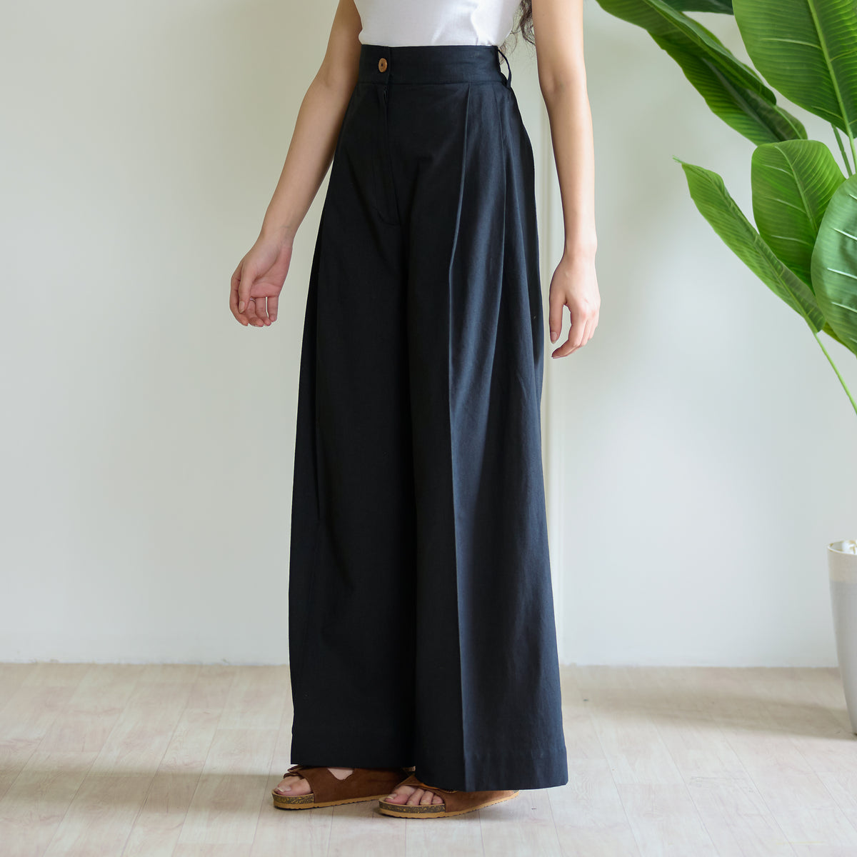 High Waist Pleated Cotton Trousers - Black