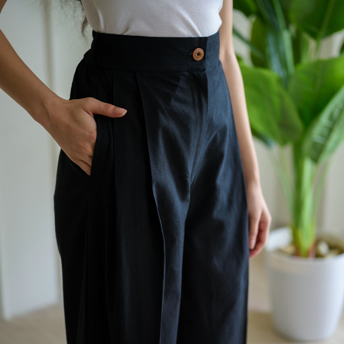 High Waist Pleated Cotton Trousers - Black
