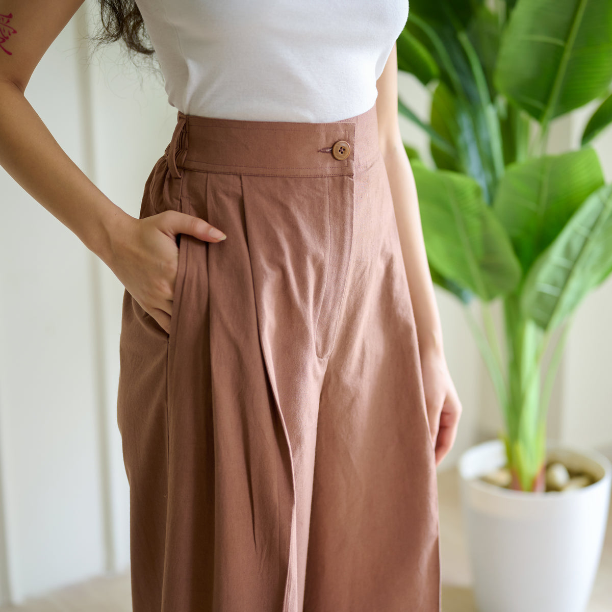High Waist Pleated Cotton Trousers - Camel Brown