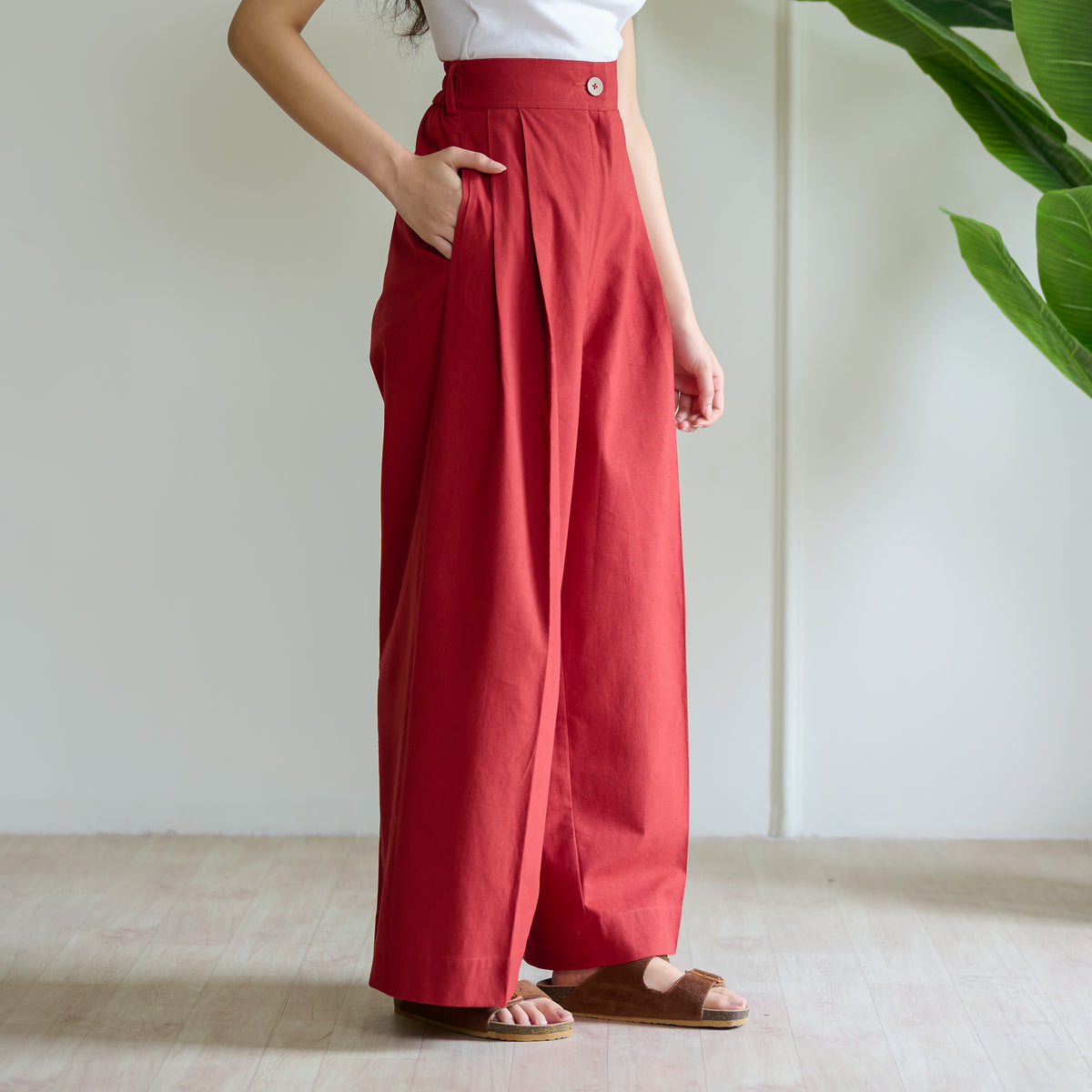 High Waist Pleated Cotton Trousers - Red