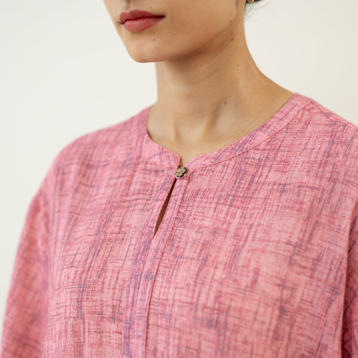 Highlighted Lace Neck Detail Slub Cotton Kurta - Dusty Pink