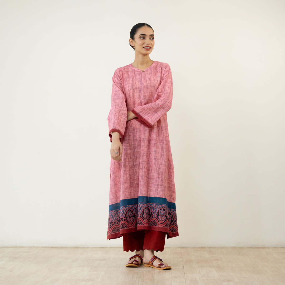 Highlighted Lace Neck Detail Slub Cotton Kurta - Dusty Pink