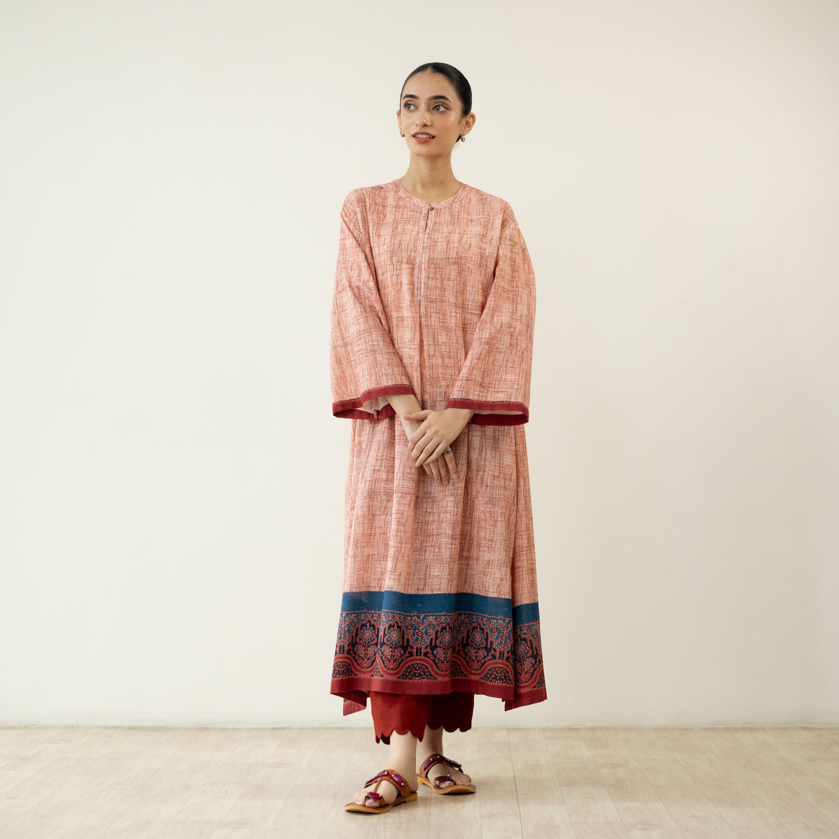 Highlighted Lace Neck Detail Slub Cotton Kurta - Beige