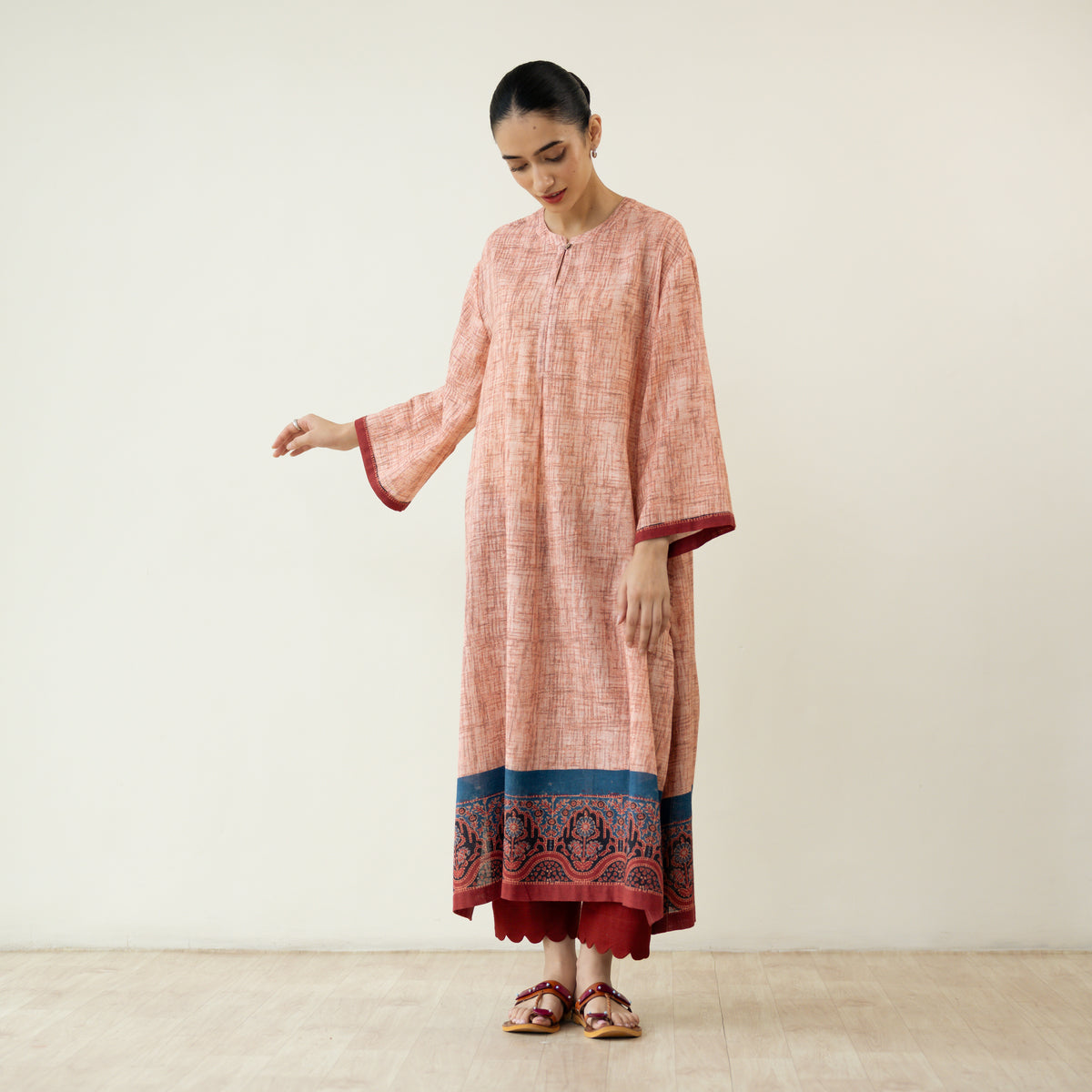 Highlighted Lace Neck Detail Slub Cotton Kurta - Beige