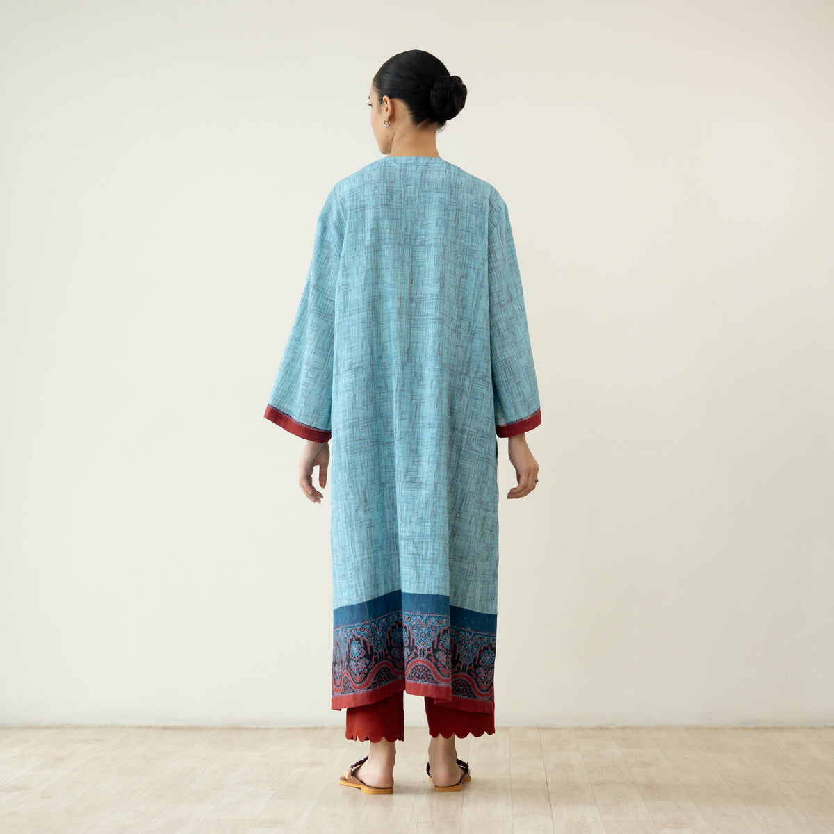 Highlighted Lace Neck Detail Slub Cotton Kurta - Dusty Blue