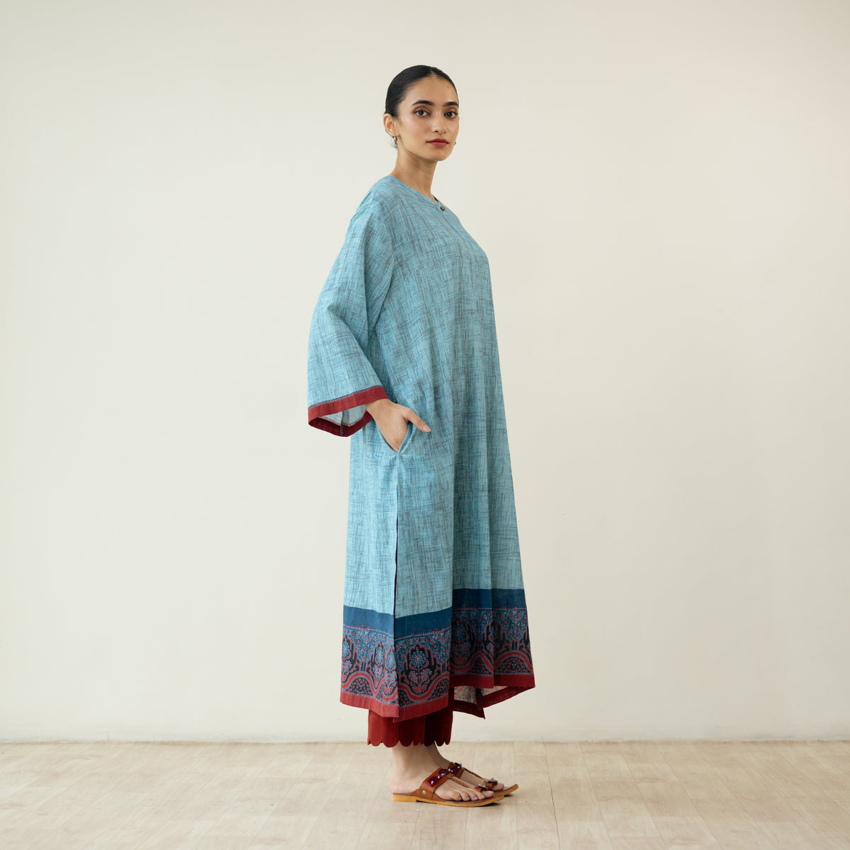 Highlighted Lace Neck Detail Slub Cotton Kurta - Dusty Blue