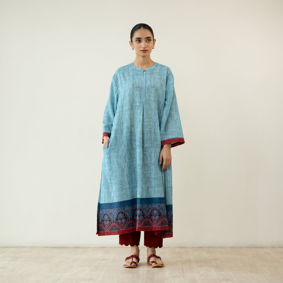 Highlighted Lace Neck Detail Slub Cotton Kurta - Dusty Blue