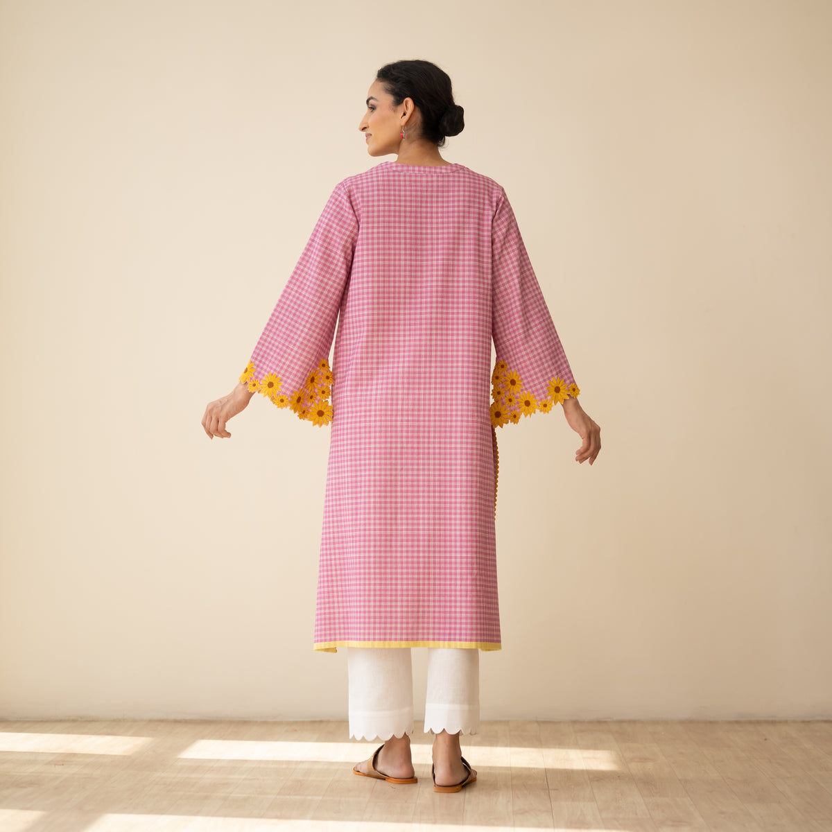 Sunflower Embroidered Linen Cotton Kurta - Dusty Pink