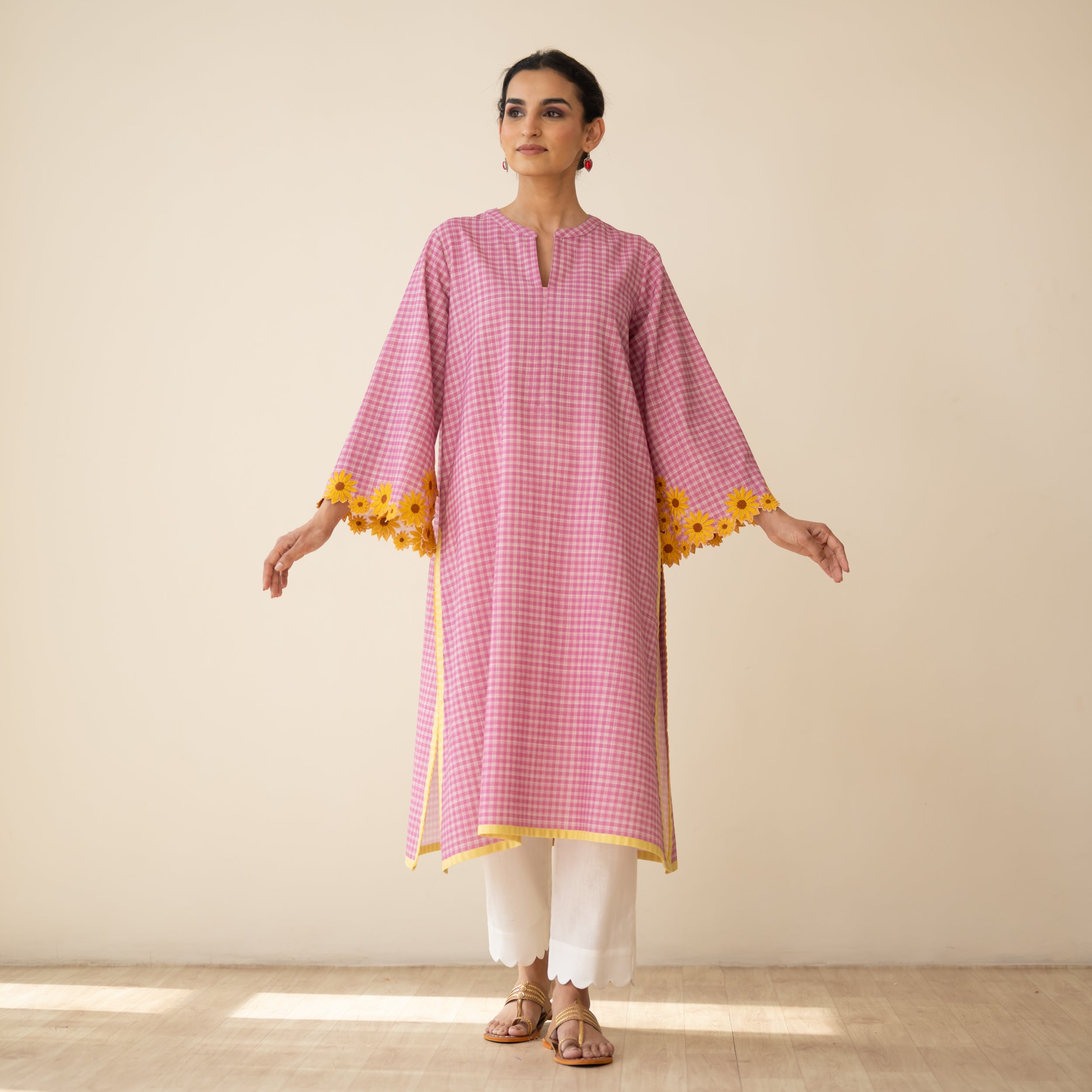 Sunflower Embroidered Linen Cotton Kurta - Dusty Pink