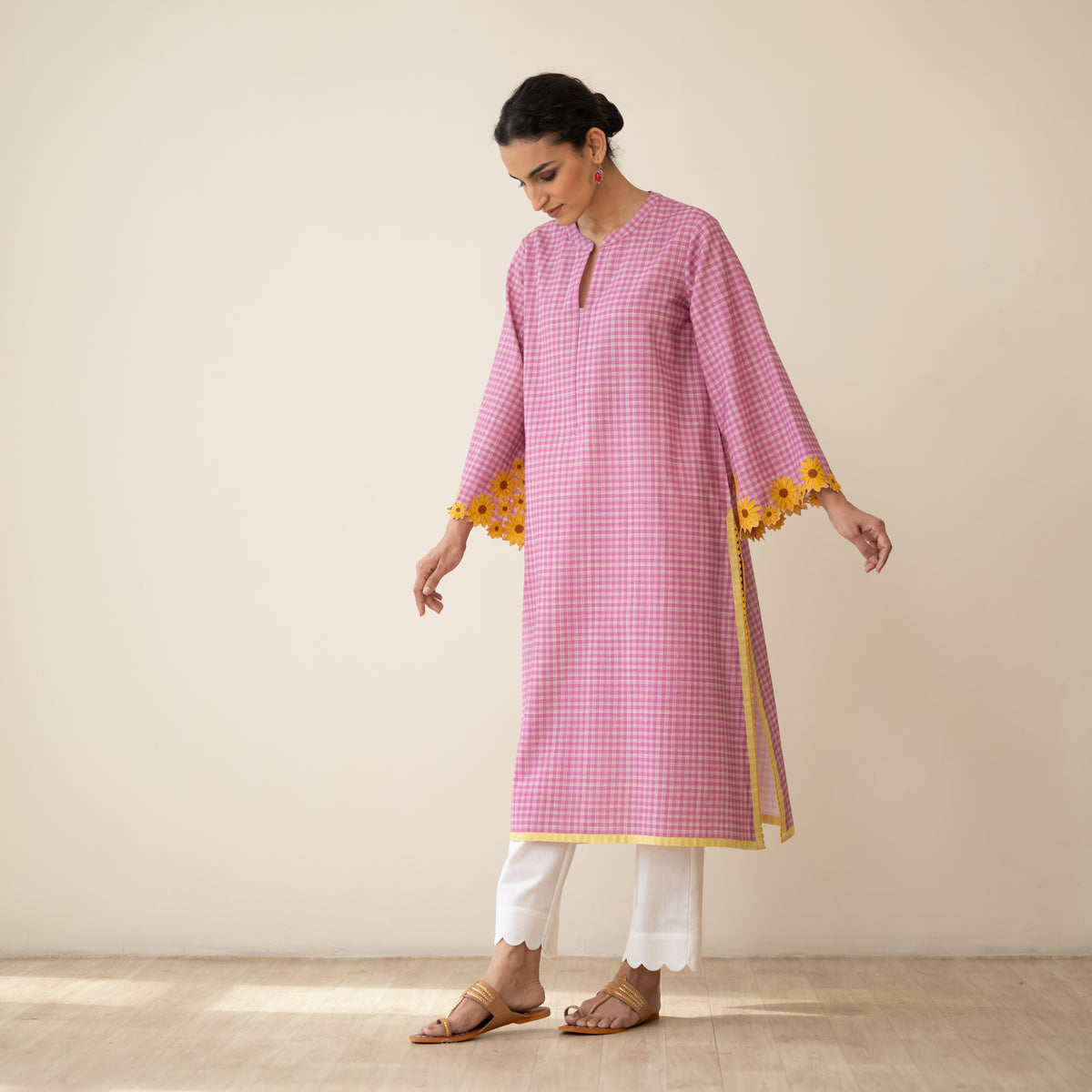 Sunflower Embroidered Linen Cotton Kurta - Dusty Pink