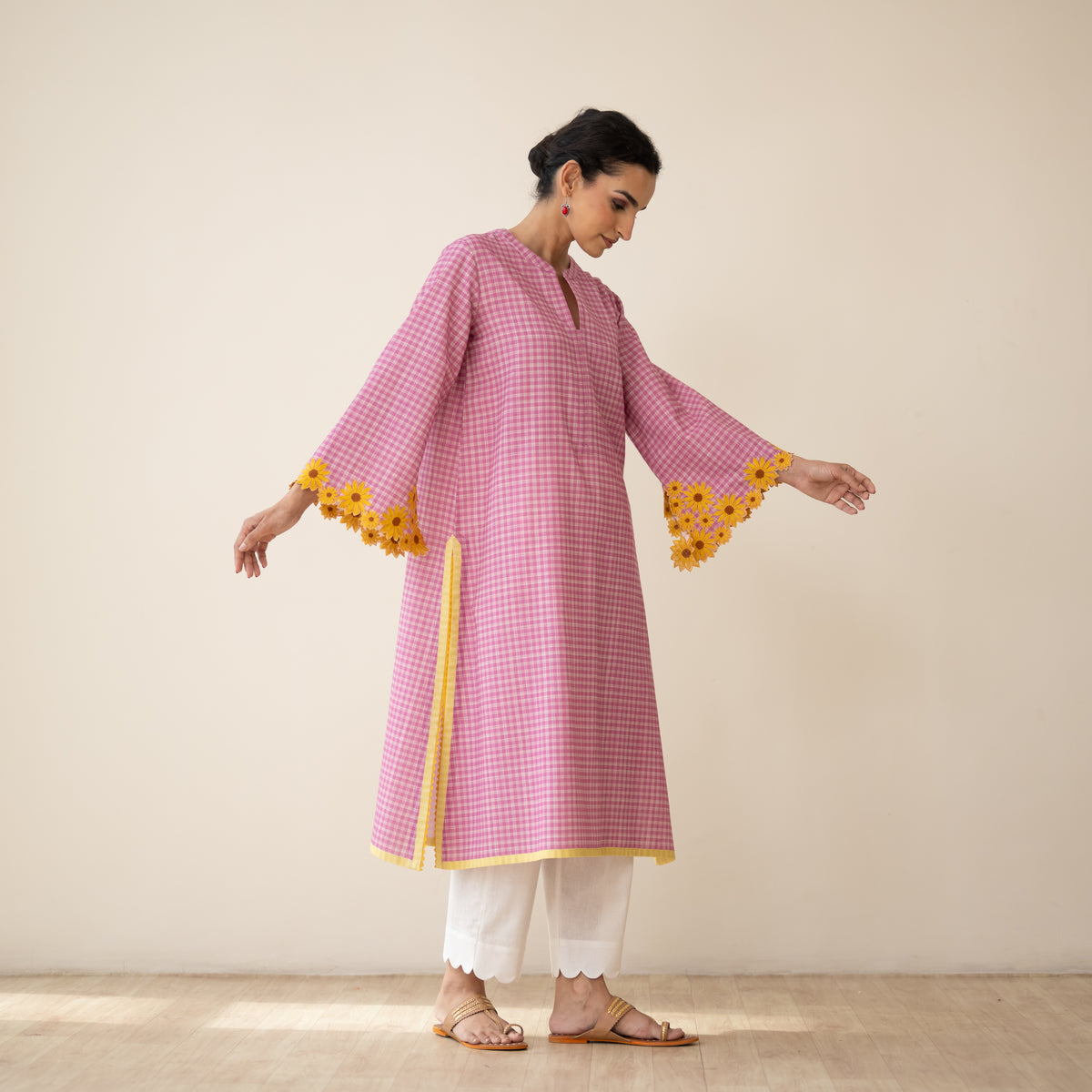 Sunflower Embroidered Linen Cotton Kurta - Dusty Pink