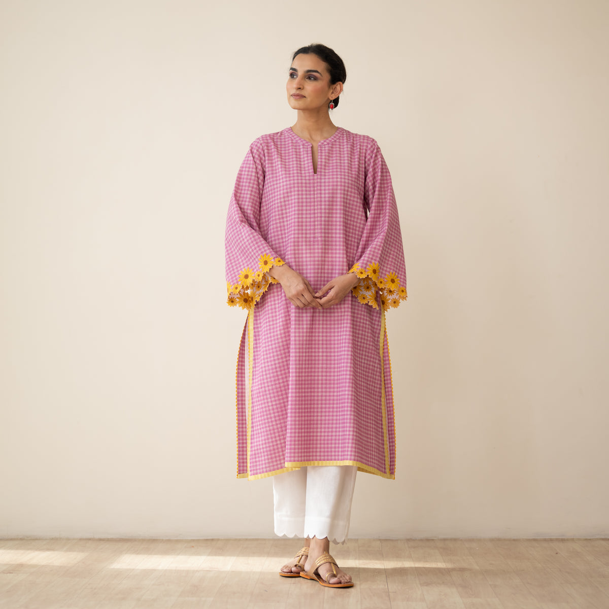 Sunflower Embroidered Linen Cotton Kurta - Dusty Pink