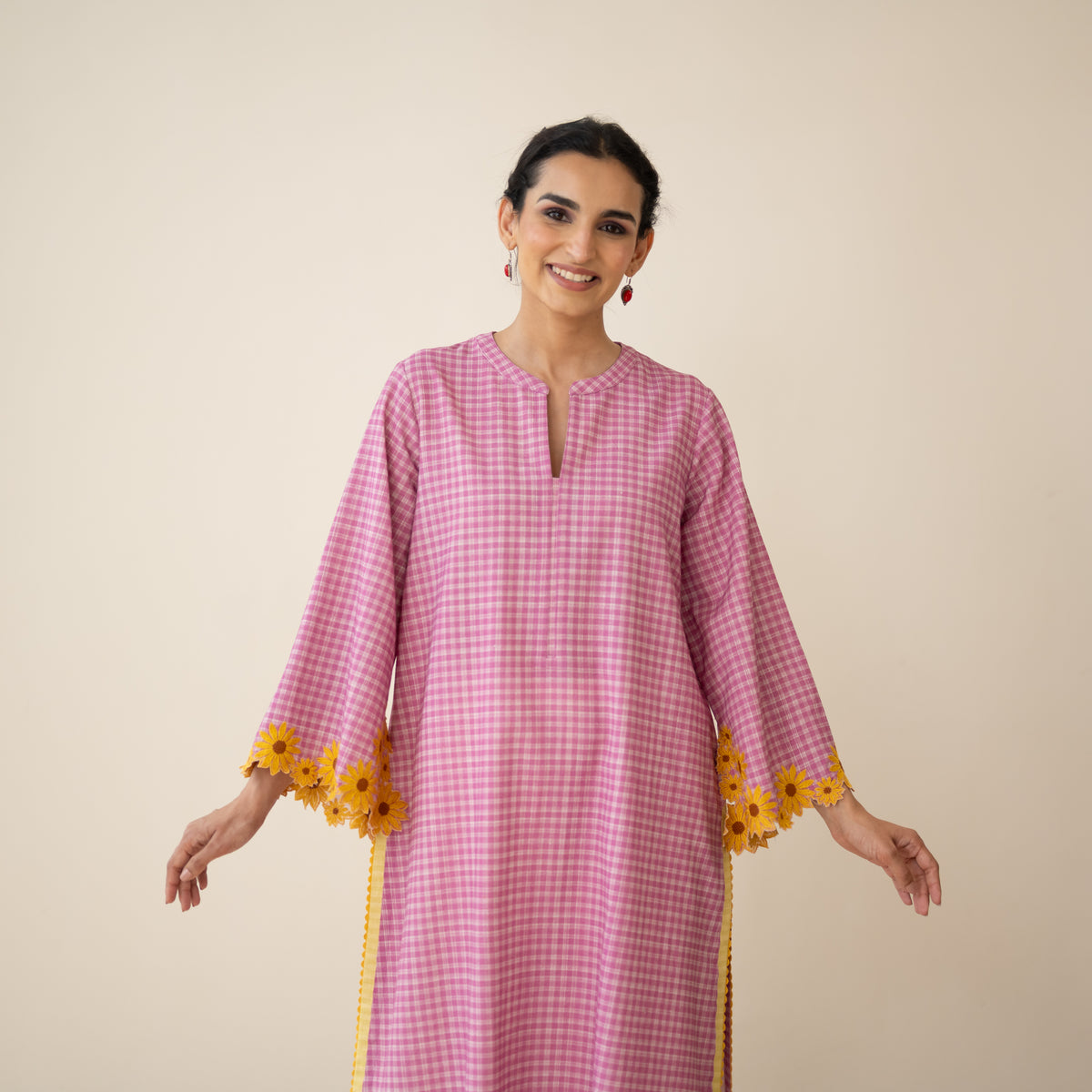 Sunflower Embroidered Linen Cotton Kurta - Dusty Pink