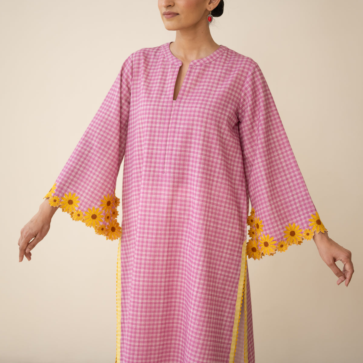 Sunflower Embroidered Linen Cotton Kurta - Dusty Pink