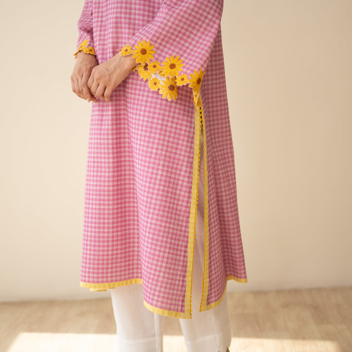 Sunflower Embroidered Linen Cotton Kurta - Dusty Pink