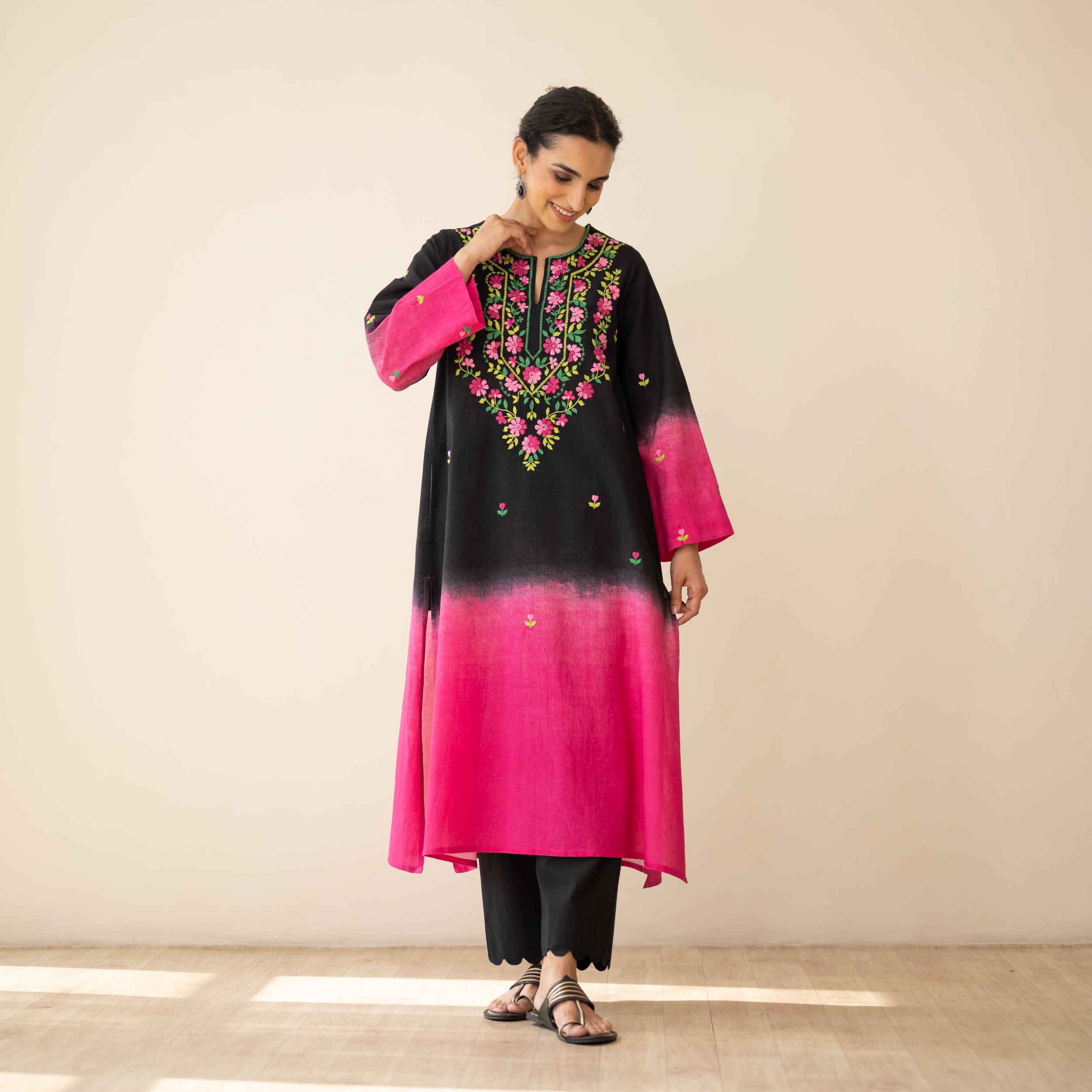 Cassata Embroidered Linen Cotton Kurta - Black & Magenta