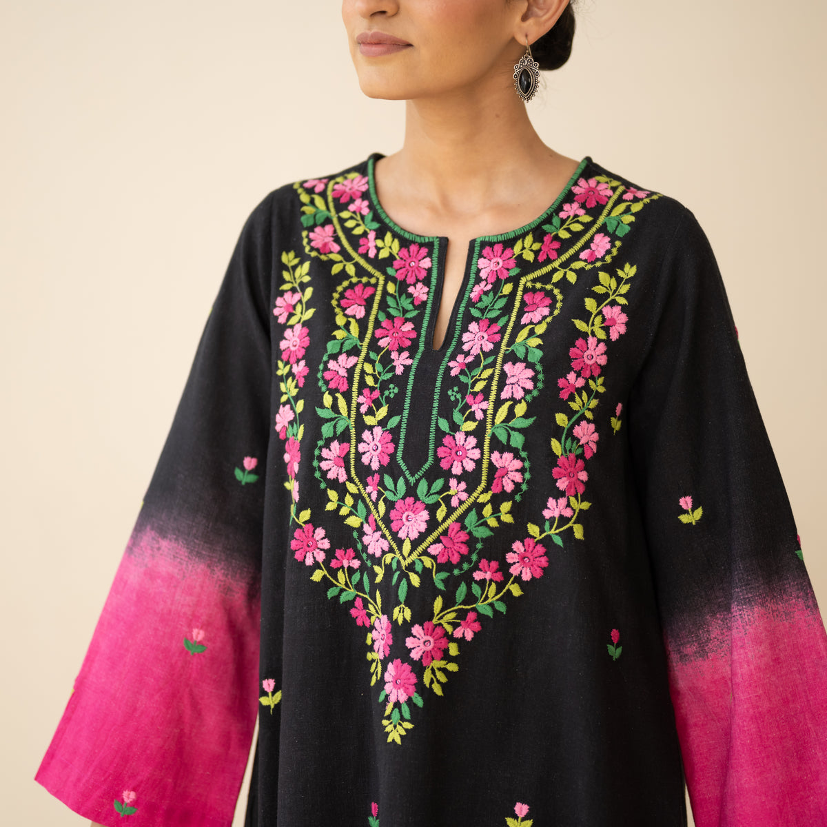 Cassata Embroidered Linen Cotton Kurta - Black & Magenta