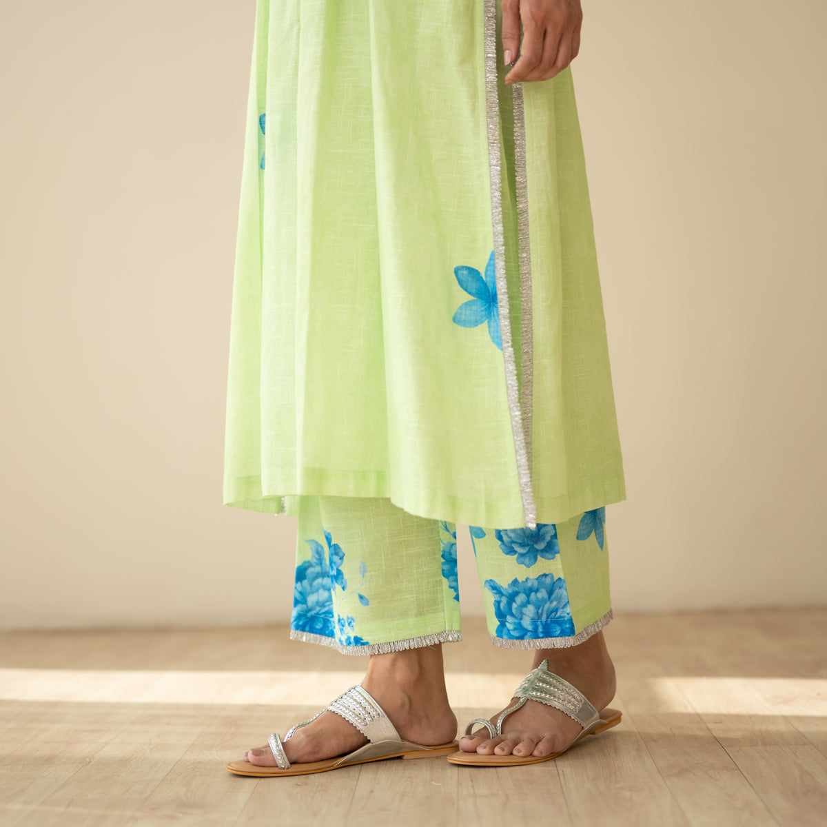 Sakura Hand Embroidered Festive Cotton Slub Kurta Set - Pista Green