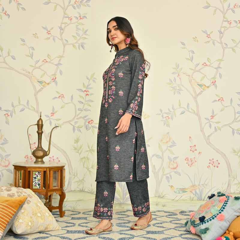 Black Geometric Floral Woollen Kurta Set with Embroidery Detail