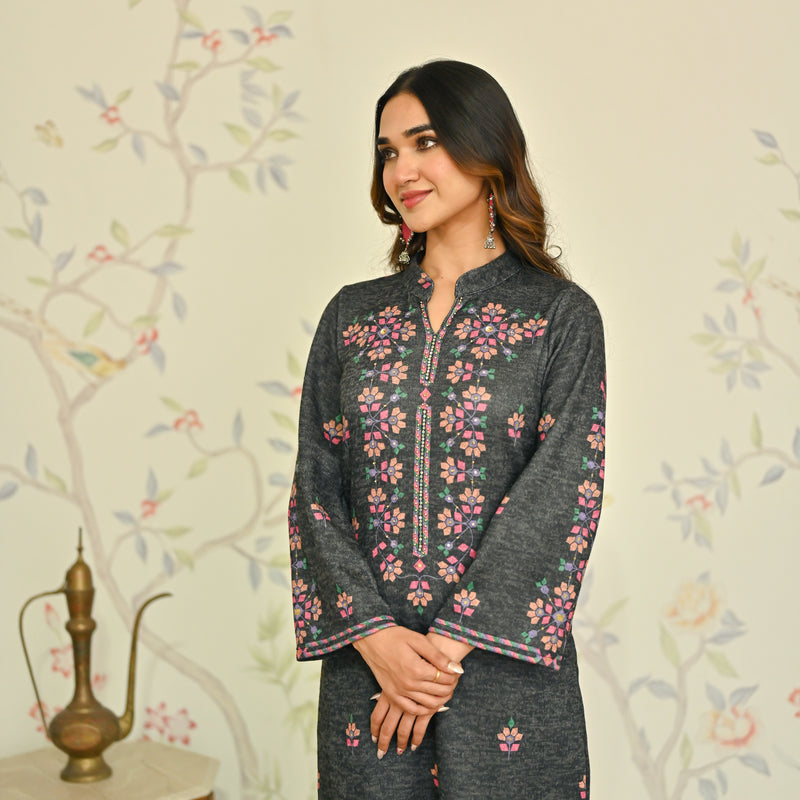 Black Geometric Floral Woollen Kurta Set with Embroidery Detail