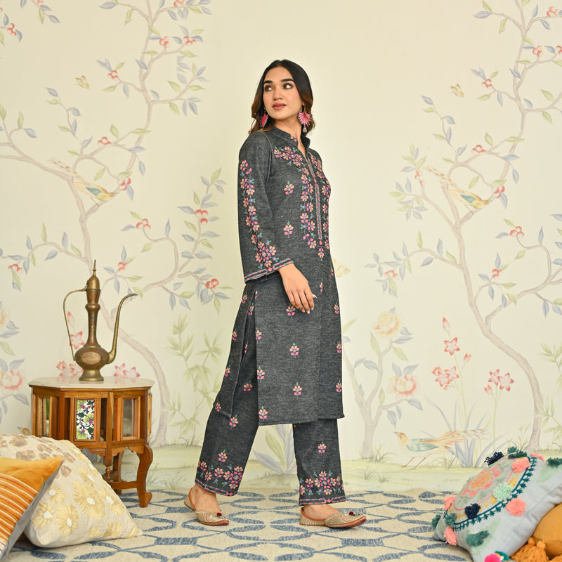 Black Geometric Floral Woollen Kurta Set with Embroidery Detail