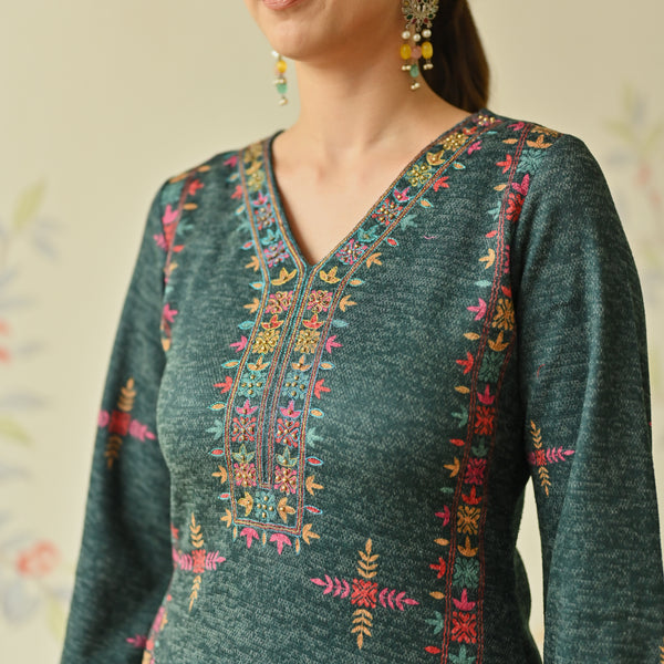 Emerald Green Embroidered & Phulkari Printed Woollen Kurta