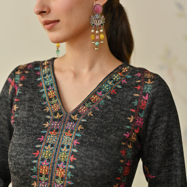 Black Embroidered & Phulkari Printed Woollen Kurta Pant Set