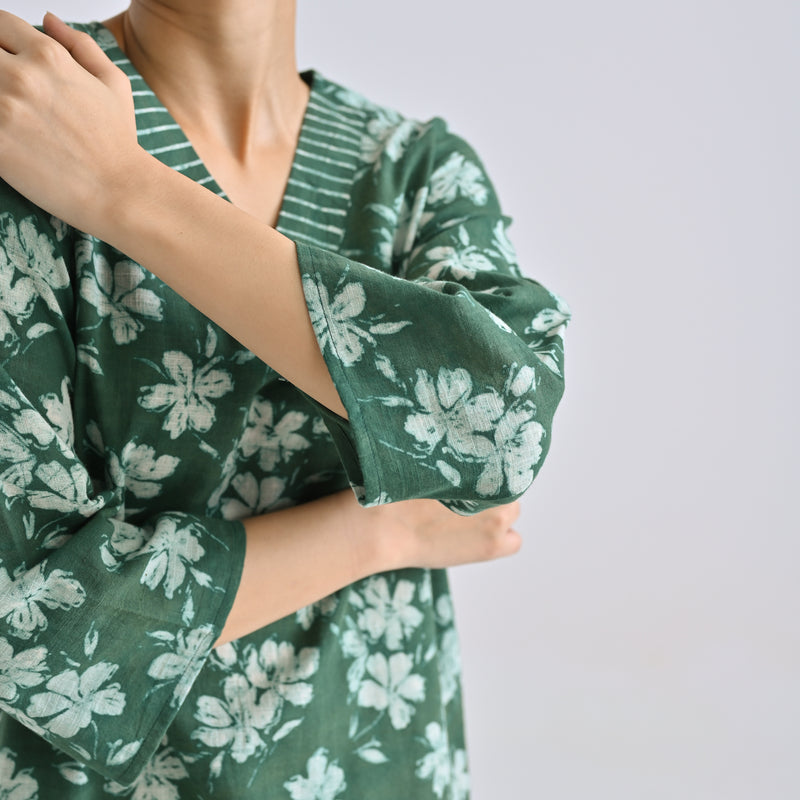 Moss Green Contemporary Dabu Inspired Cotton Tunic with V Neckline