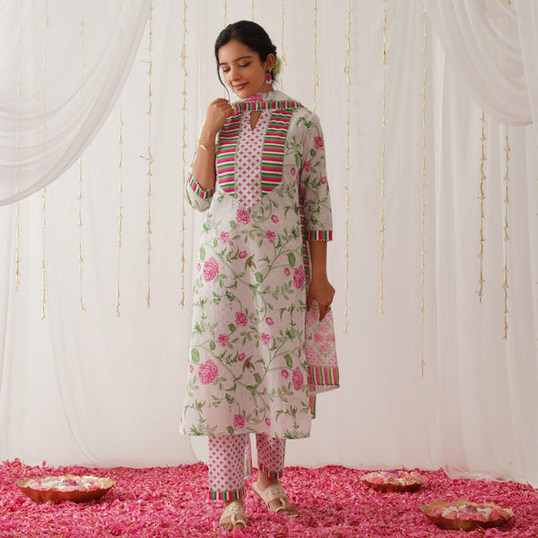 Off White Floral Printed Kurta Pant Set with Gota Detailing & Dupatta