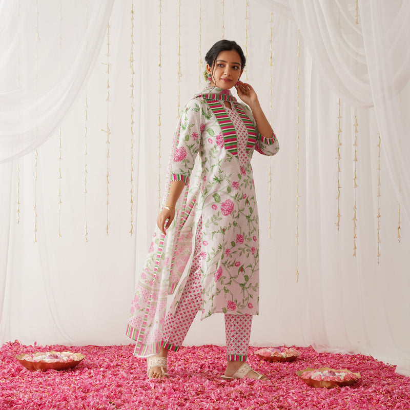Off White Floral Printed Kurta Pant Set with Gota Detailing & Dupatta